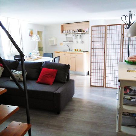 Casa di Erminia Bed & Breakfast Napoli Bagian luar foto