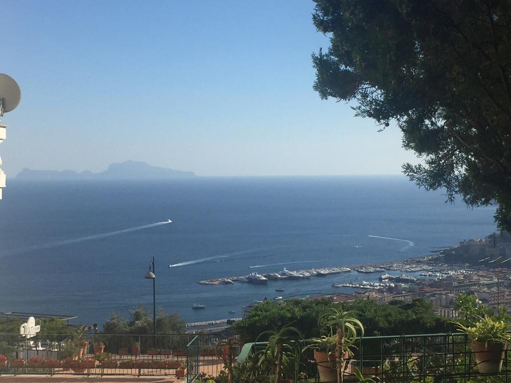 Casa di Erminia Bed & Breakfast Napoli Bagian luar foto