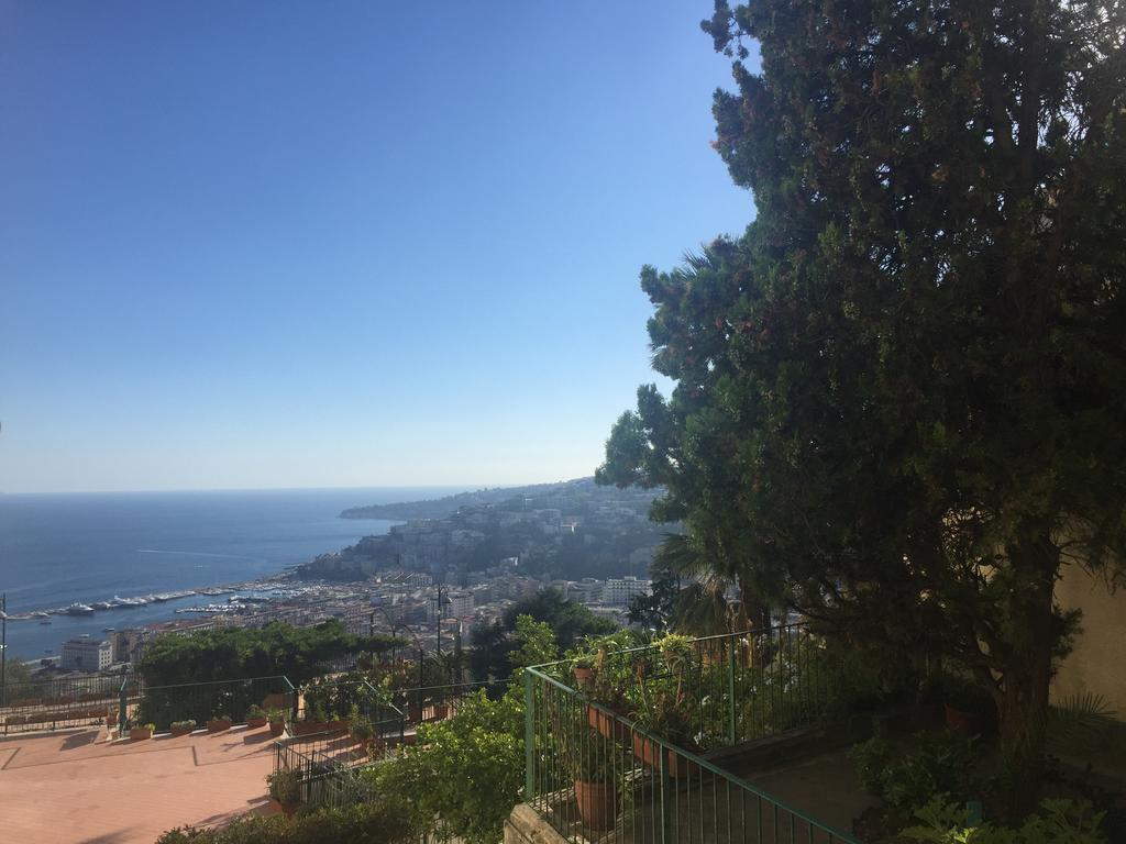 Casa di Erminia Bed & Breakfast Napoli Bagian luar foto