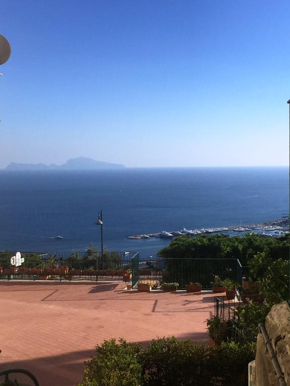 Casa di Erminia Bed & Breakfast Napoli Bagian luar foto